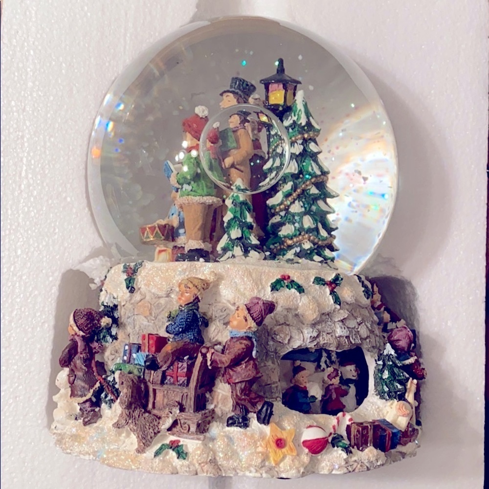 SPECIAL  TIMES ⭐️ musical water globe